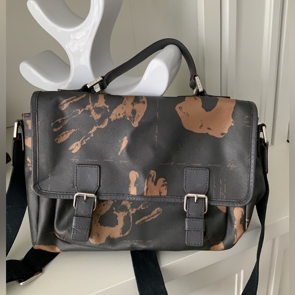 L.A.M.B GWEN STEFANI Large Black Handprint Graphic Messenger Bag Unisex Adult - Picture 4 of 16